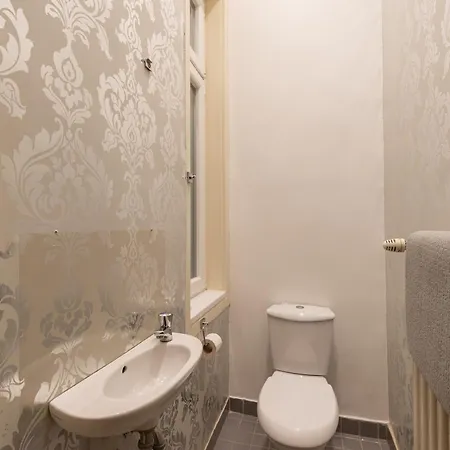 Summit Sanctuary * Budapest