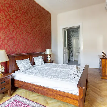 Summit Sanctuary * Budapešť